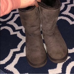 Short brown uggs